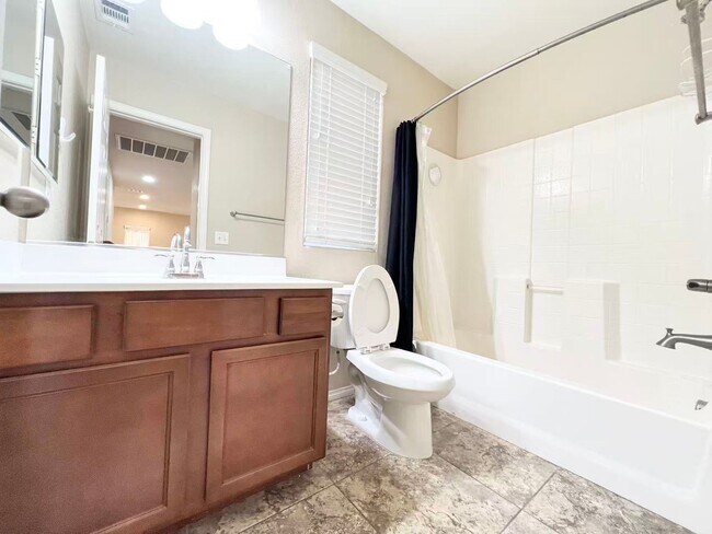 Building Photo - Charm House In Southern Highlands