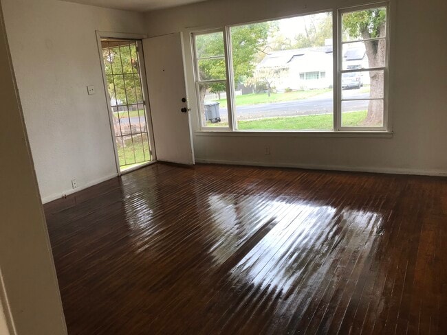 Building Photo - 3471 Stauss Ave