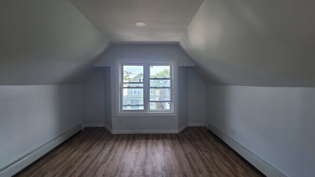 Building Photo - 213 Fowler Ave