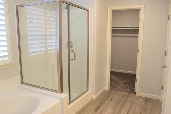 Building Photo - 1884 Clover Drive