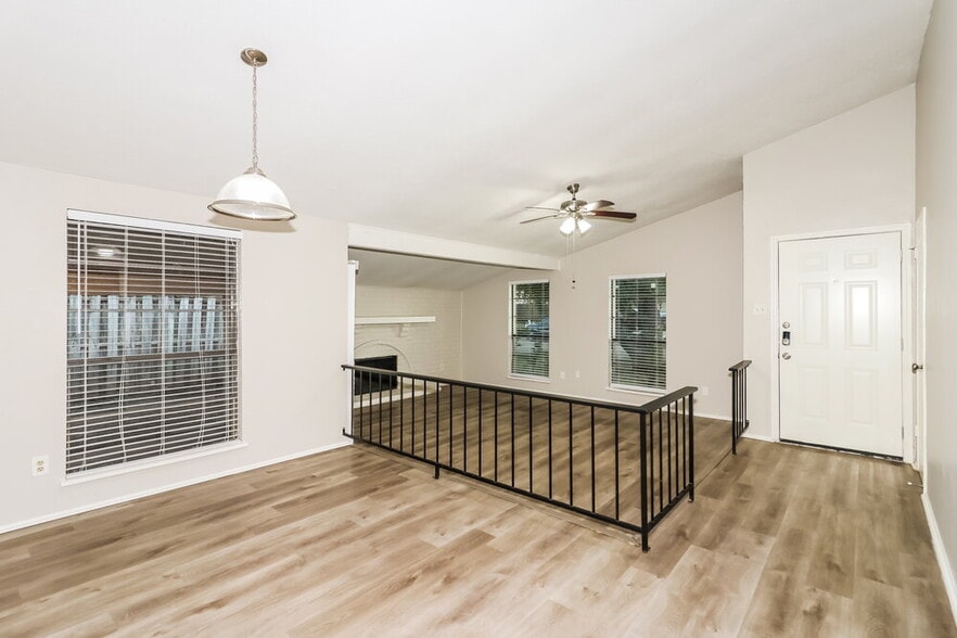 Building Photo - 15614 Mendocino Dr