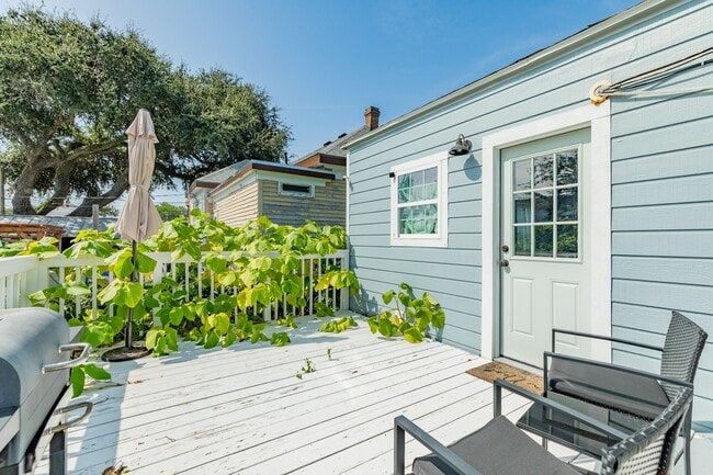 Building Photo - 4417 Avenue R