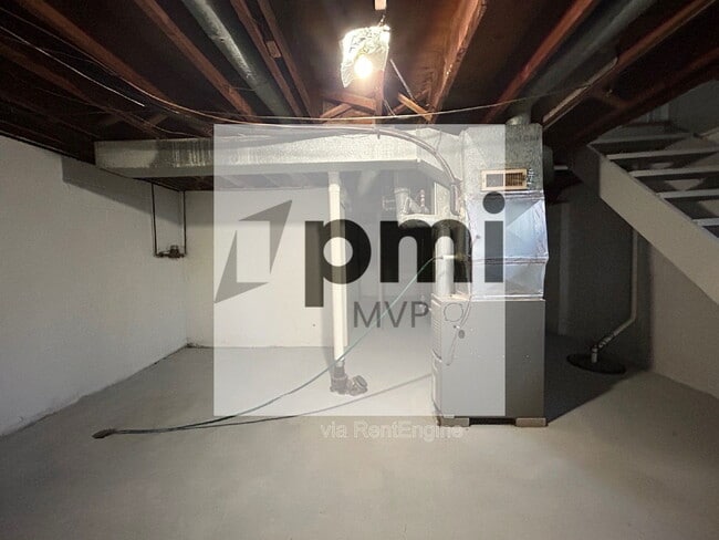 Building Photo - 3029 Rotunda Ct S