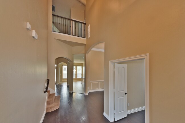 Building Photo - Spacious Luxury home in Deer Creek Schools!