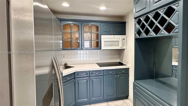 Building Photo - 7825 NE Bayshore Ct