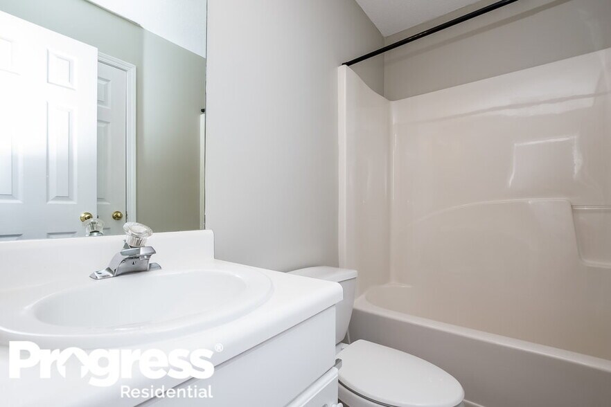 Building Photo - 311 Bainbridge Cir