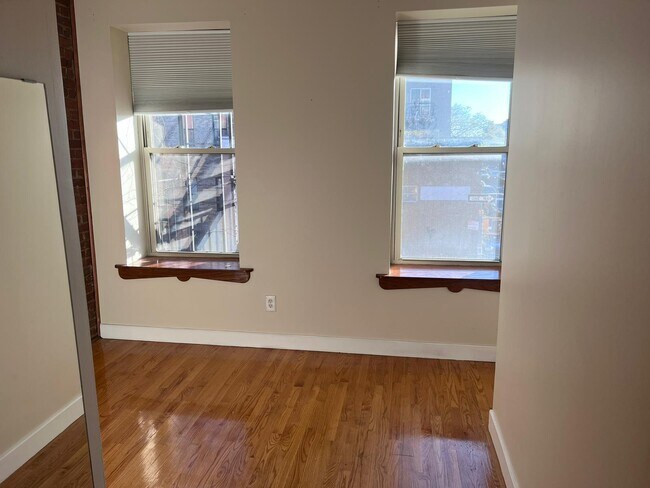 Building Photo - 169 Sackett St