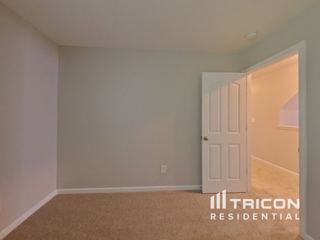 Building Photo - 2816 Forest Grove Ct