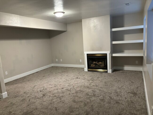 Building Photo - 363 Royal Troon Dr