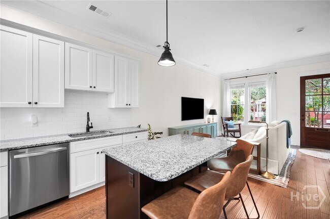 Building Photo - 718 Tattnall St