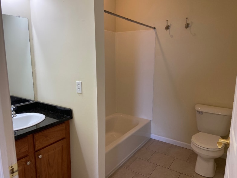 Building Photo - 1010 6th St