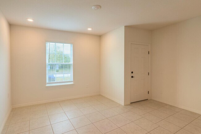 Building Photo - 1963 SW Import Dr