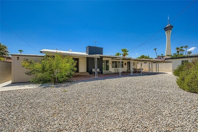 Building Photo - 555 Canosa Ave