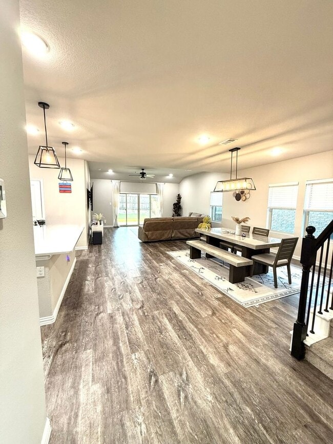 Building Photo - Spacious 4BR4B with Flex Room & OverSized Patio in Aubrey ArrowBrooke