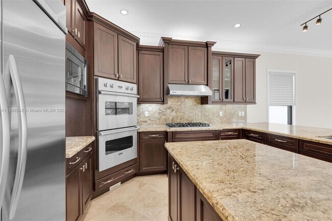 Building Photo - 8944 Little Falls Way