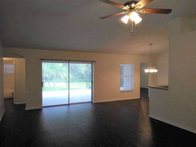 Building Photo - 1443 Baythorn Dr
