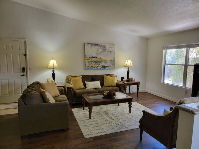 Building Photo - FULLY FURNISHED 2 BEDROOM CONDO*CLOSE TO A...
