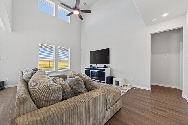 Building Photo - 3025 Waxwing Dr