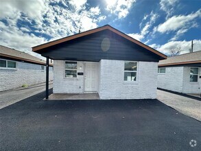 Building Photo - 3805 Wipprecht St