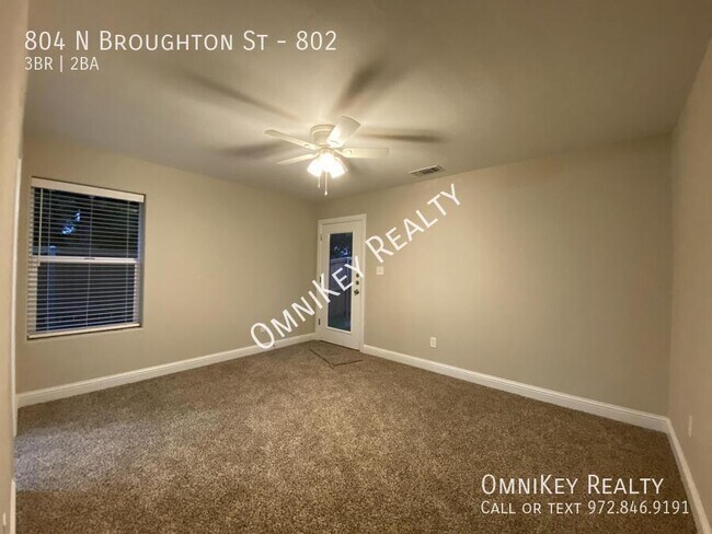 Building Photo - 804 N Broughton St