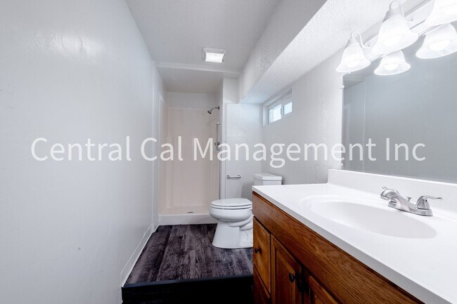 Building Photo - 2334 Dracena St