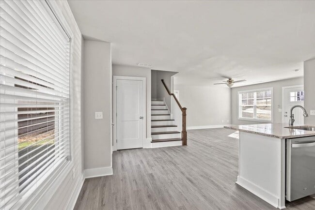 Building Photo - 3545 Catalina Dr