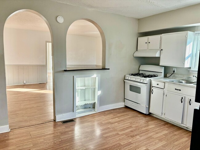 Building Photo - Updated 3BR/2BA House in Portland with bon...