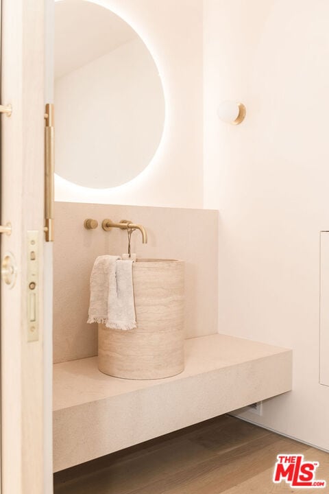 Building Photo - 606 N Ardmore Ave