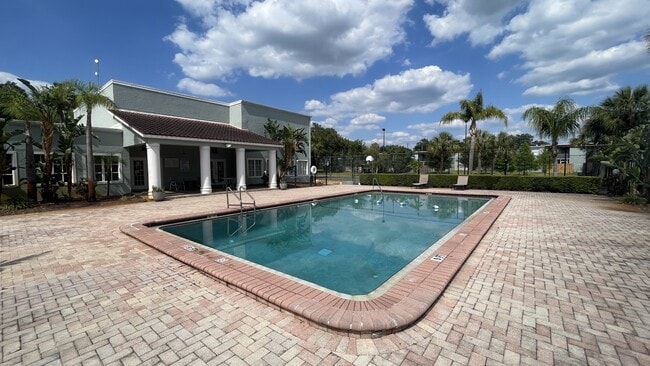 Building Photo - 2860 Somerset Park Dr