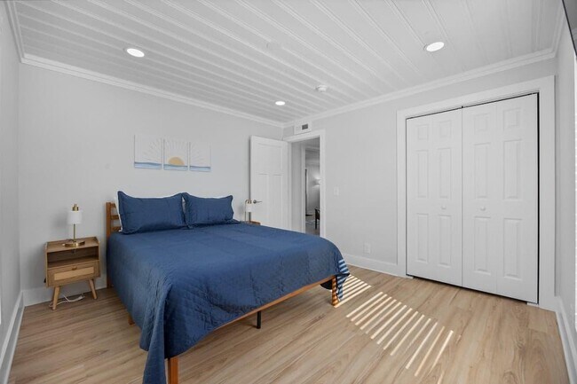 Building Photo - 4501 N Ocean Blvd