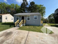 Building Photo - Charming 2-Bedroom Home in a Great Locatio...