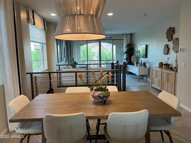 Building Photo - 1663 E Hampton Ln