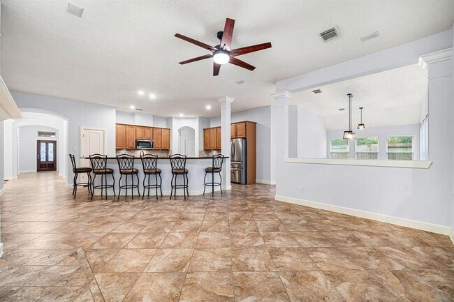 Building Photo - 2117 Quiet Falls Ln