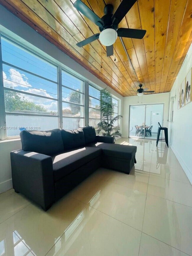 Building Photo - 7904 Miramar Pkwy