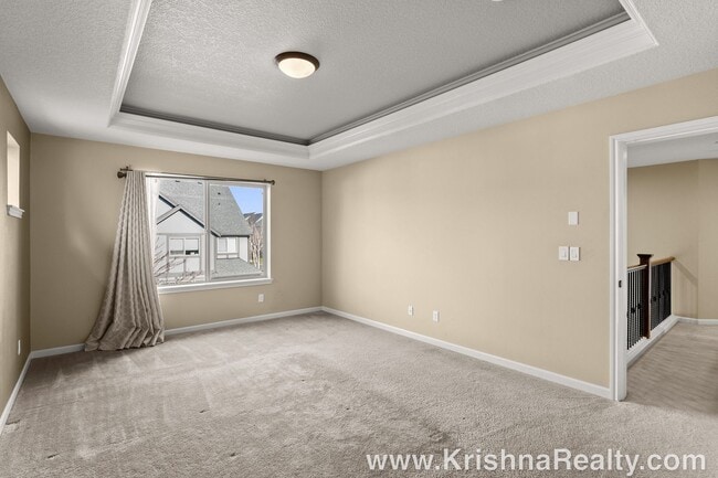 Building Photo - Outstanding 4 BD* 3* BA + *Bonus Room* Cor...