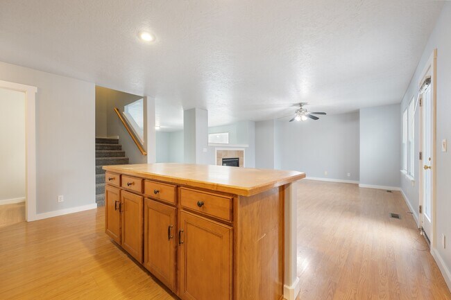 Building Photo - 5919 S Harrington Way