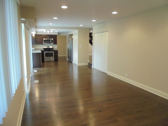 Building Photo - 1085 Hecker Dr