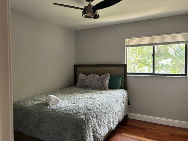 Building Photo - 7690 Lago Del Mar Dr