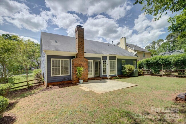 Building Photo - 7017 Scuppernong Ct