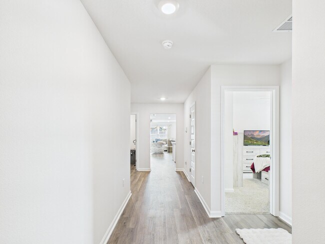 Building Photo - 8775 Clearbrook Dr