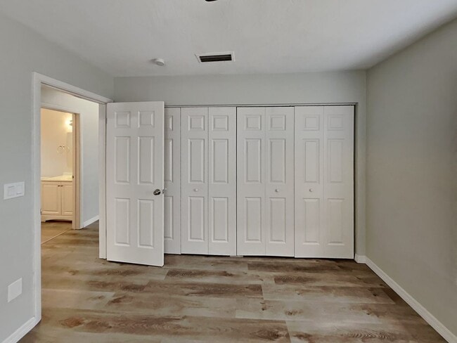 Building Photo - Charming 3-Bed Home in Spring Hill