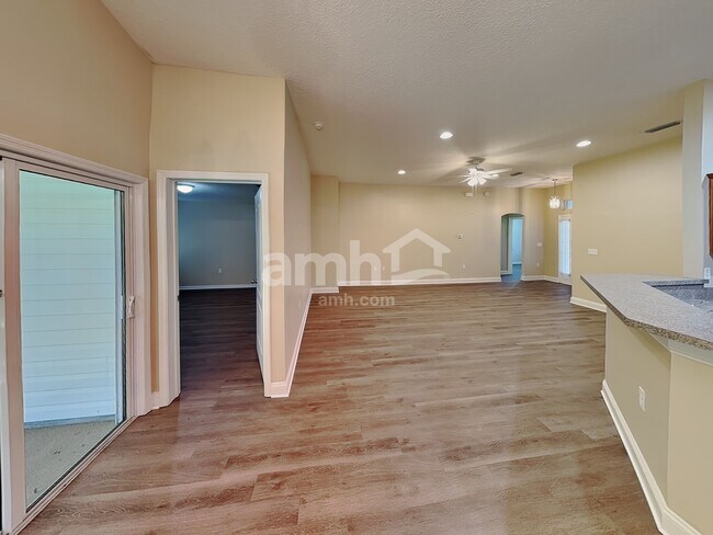 Building Photo - 12052 Hayden Lakes Cir