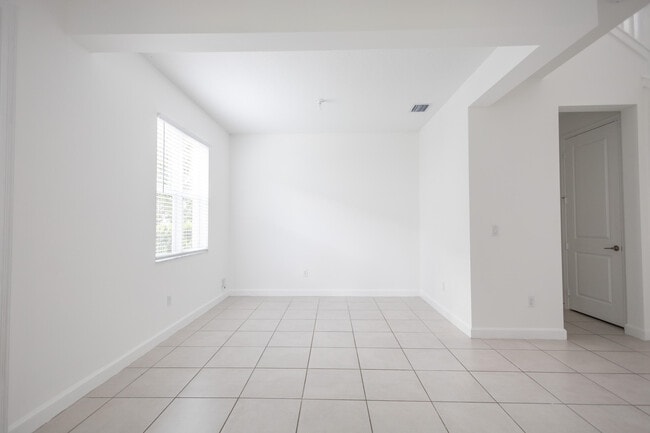 Building Photo - 9006 Zevon Ct