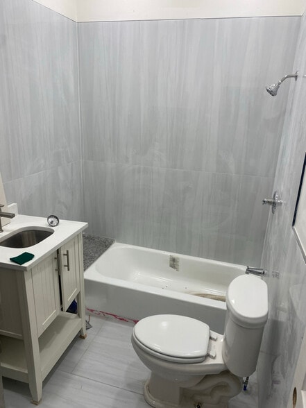 Building Photo - 3478 Ludden St