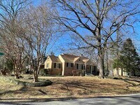 Building Photo - 885 Echles St