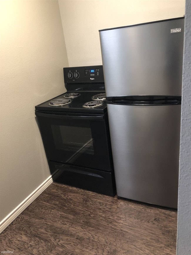 Building Photo - 1 br, 1 bath Apartment - Bellaire