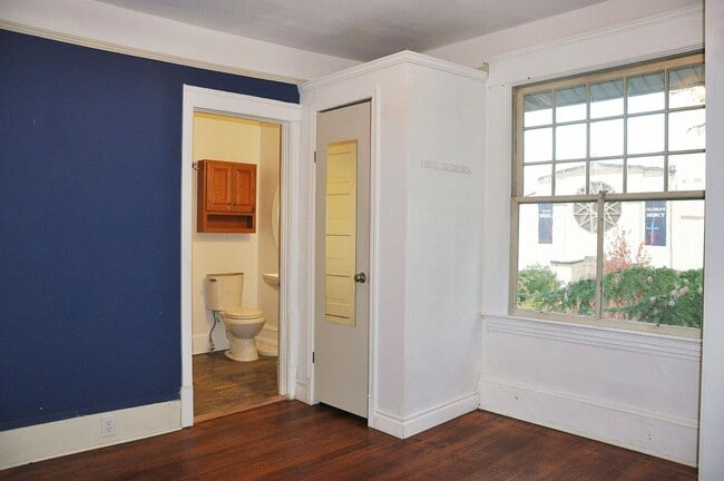 Building Photo - CLICK "REQUEST A TOUR" NOW!