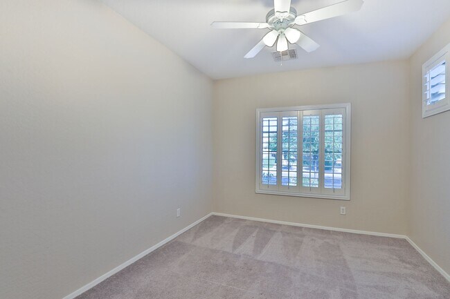 Building Photo - **Beautiful Home in Gilbert, AZ**