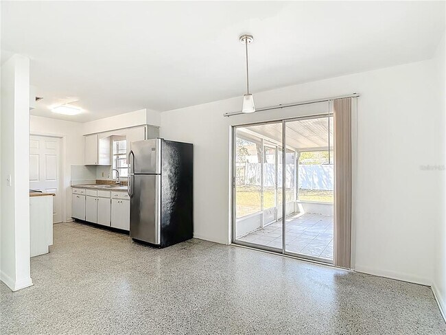 Building Photo - 7717 W Hiawatha St