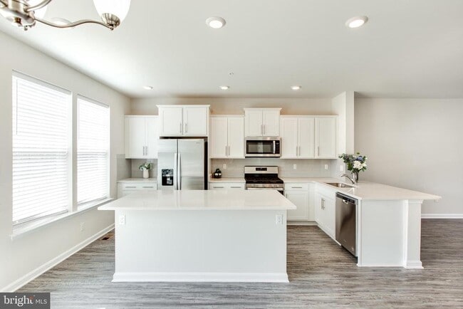 Building Photo - 3117 Laurel Hl Rd